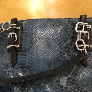 Simply Vera Vera Wang rich looking blue alligator design satchel shoulder bag